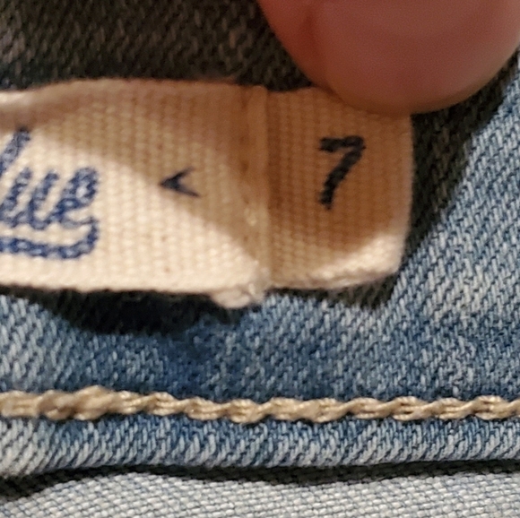 𝅺WILD Blue High Rise Raw Frayed Hem 4 Front Buttons Denim Shorts Size 7 - Picture 11 of 12